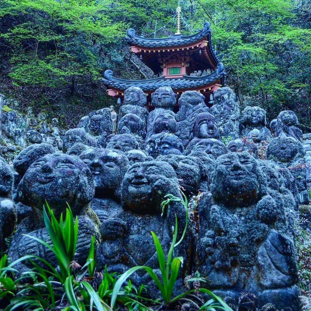 @Visit Japan: Otagi Nenbutsuji Temple in Kyoto’s Arashiyama district is well known for its 120…