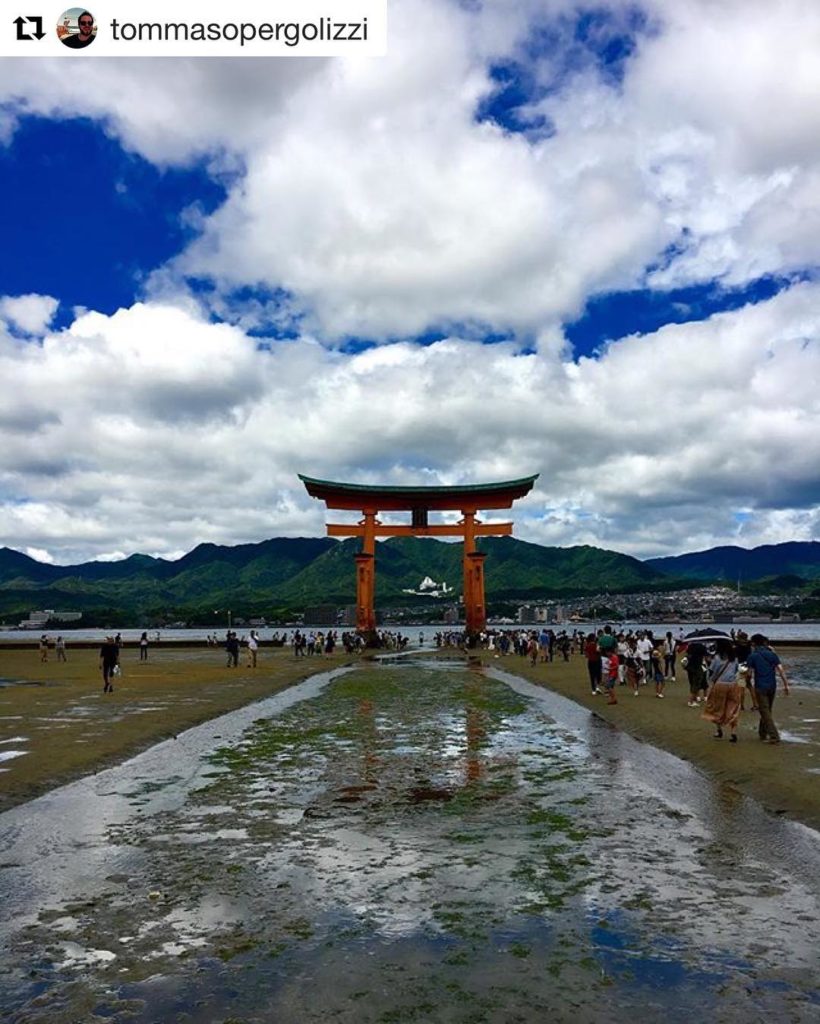 @Japan Travel: Gorgeous shot submitted to us by @tommasopergolizzi #repost・・・
Itsukushima Shri…