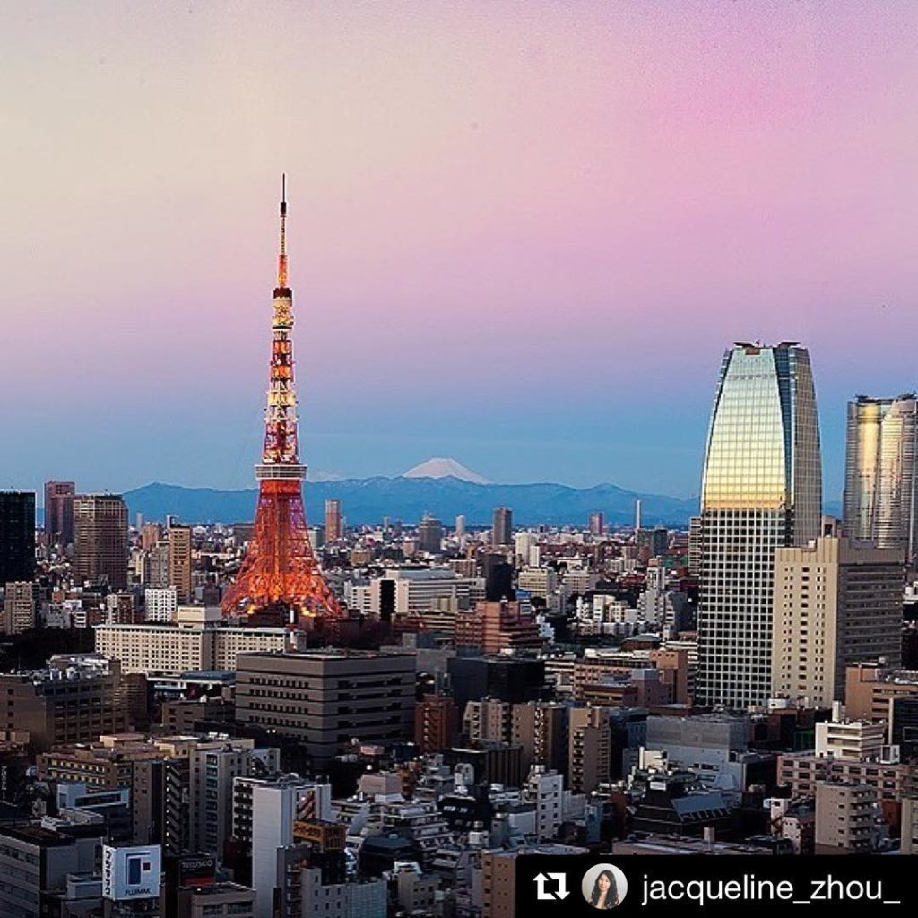 @Japan Travel: Yes, that’s Fuji in the background — all the way from Tokyo!
・
・
#Repost @jacq…