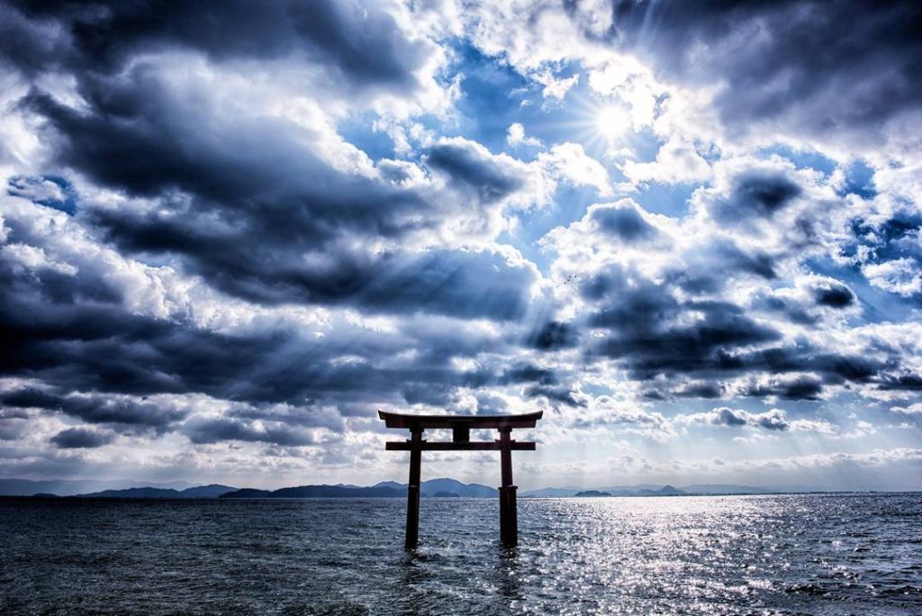@Visit Japan: Through the clouds to the shrine
Photo by Takahiro Bessho.  Visit Japan’s offici…