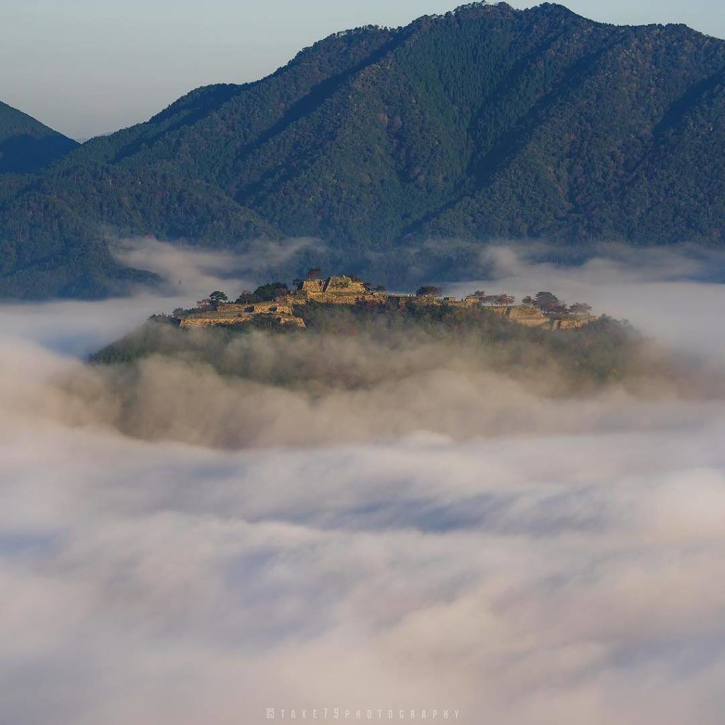 @Visit Japan: Location: Takeda Castle Ruins, Hyogo
Photo by @take79
. 
We introduce you to a p…