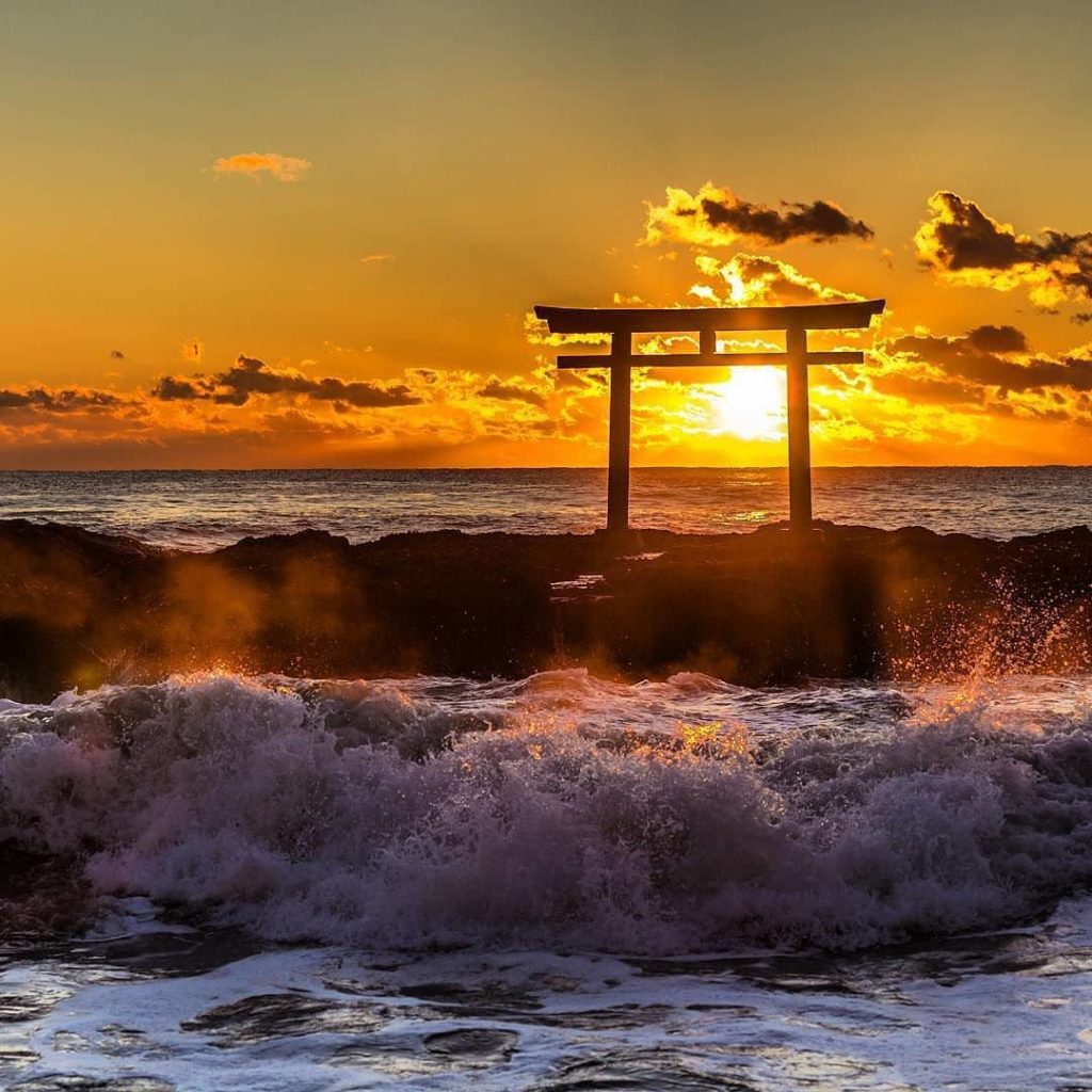 @Visit Japan: The legend goes that two deities descended on the rocky shore of Oarai coast to …