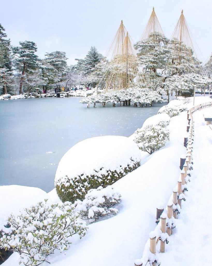 @Visit Japan: Adjacent to Kanazawa Castle Park, Kenrokuen Garden lies quietly expecting anothe…