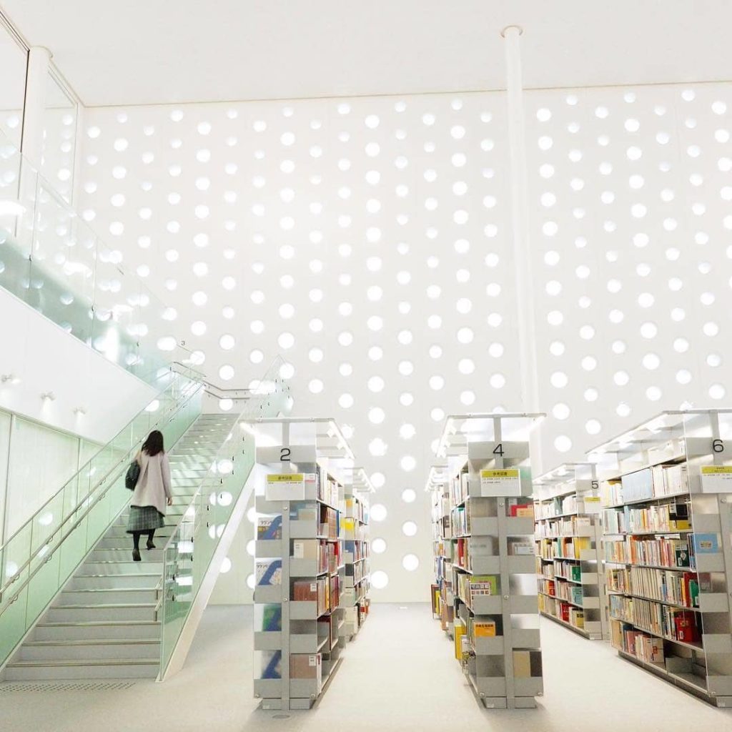 @Visit Japan: Having received worldwide recognition, the Kanazawa Umimirai Library attracts ma…