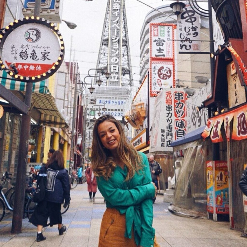 @Visit Japan: REGRAM: @rachirojas 1 es por #teamsushi y 2 es por #teamramen ¿Cúal es tu equipo…