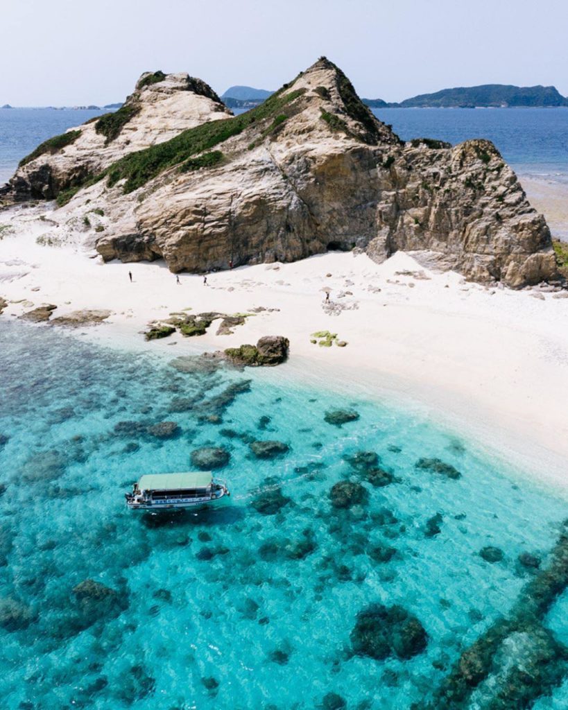 @Visit Japan: Keramashoto National Park
Location: #Okinawa
Photo by @ippei.janine
.
We introd…