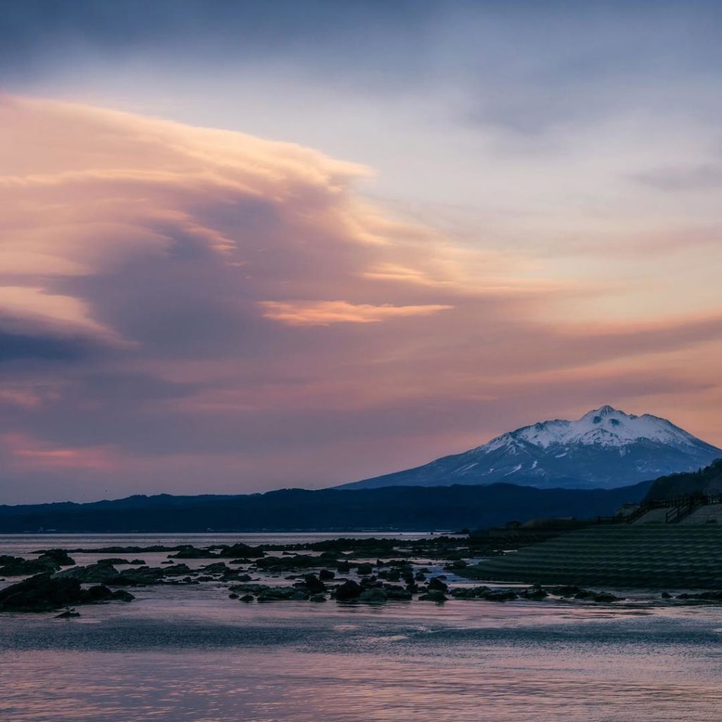 @Japan Travel: Can’t make it to #MtFuji ? Try Mt. Iwaki in the north instead! It offers a great…