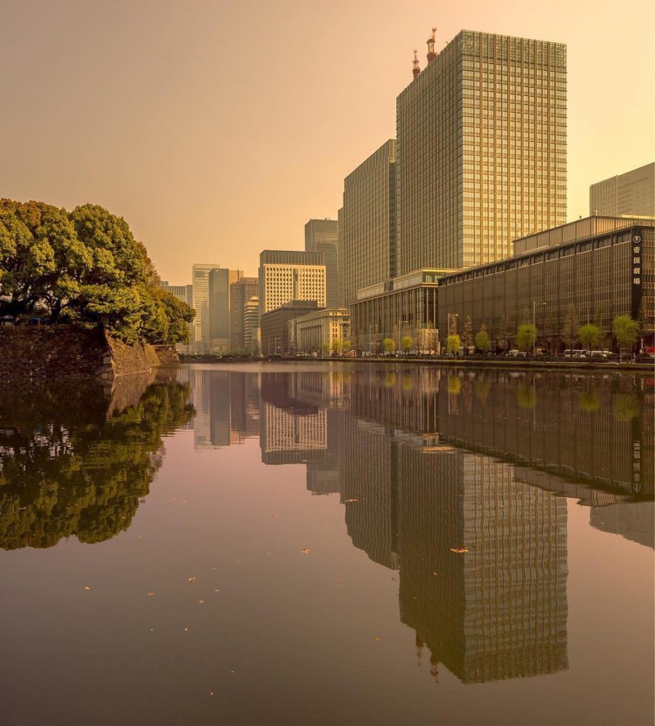 @Japan Travel: Tradition meets modernity in central Tokyo, where you can see the #ImperialGarde…