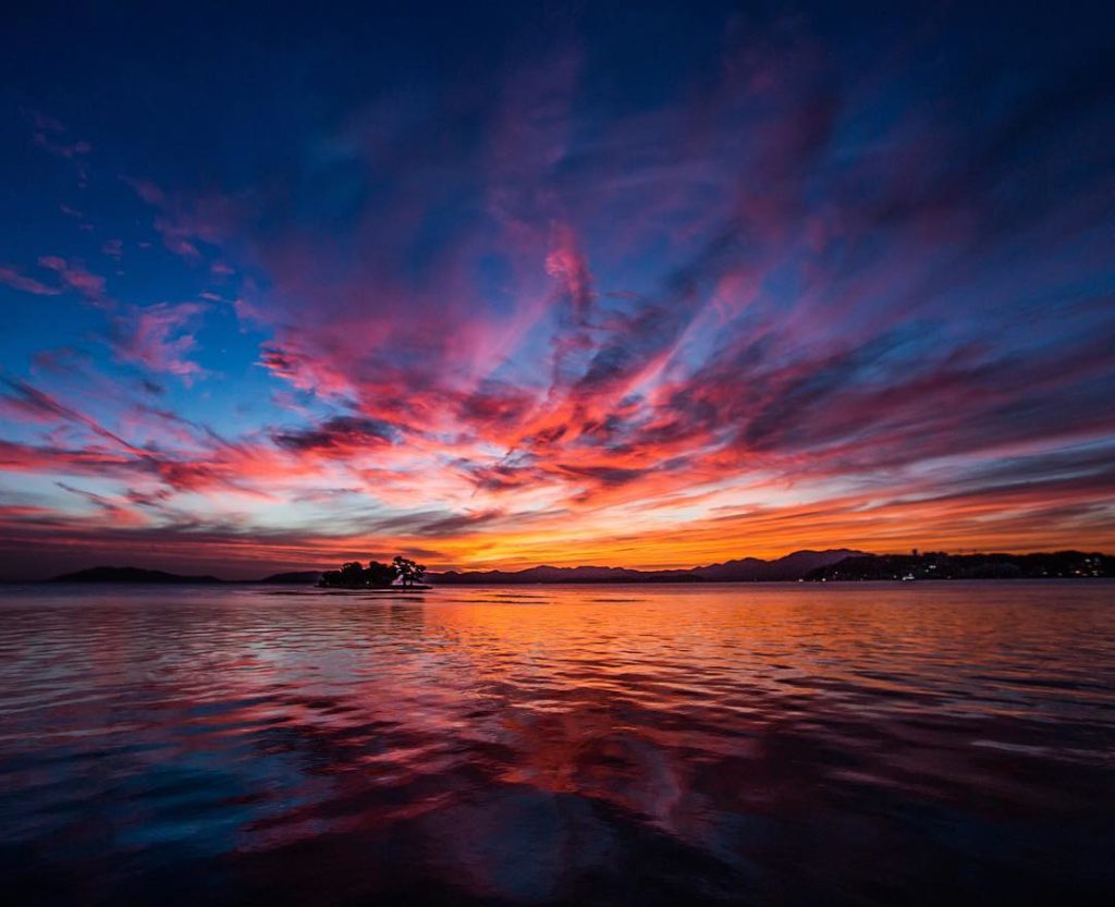 @Japan Travel: Our photojournalist intern Avery has a tip for you sunset lovers: Lake Shinji Su…