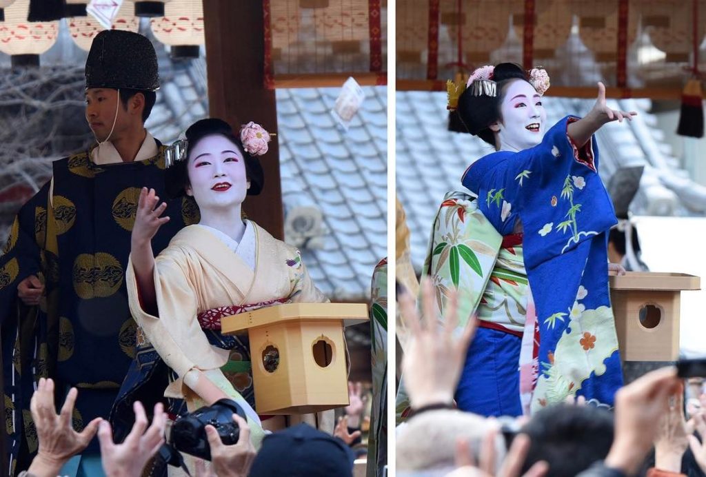 @The Japan Times: On Friday, at Yasaka Shrine in Kyoto, apprentice geisha known as “maiko,” threw …