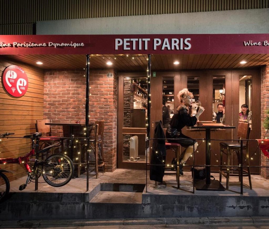 @The Japan Times: The Petit Paris restaurant in Kagurazaka is one of many French touches to the ar…