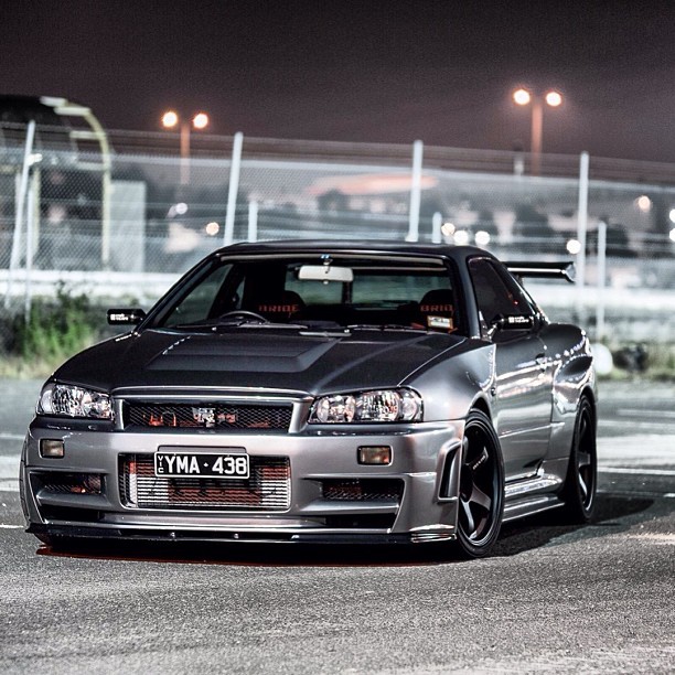 nissan skyline grey