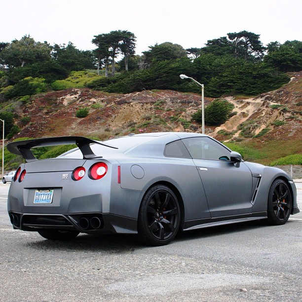 nissan skyline grey