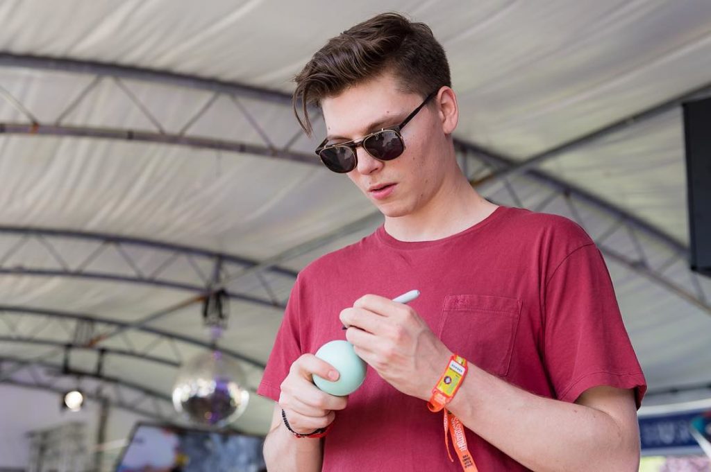 @Toyota: Music education shouldn’t be ignored. Join us, @kevinogarrett and @VH1Savethemu…