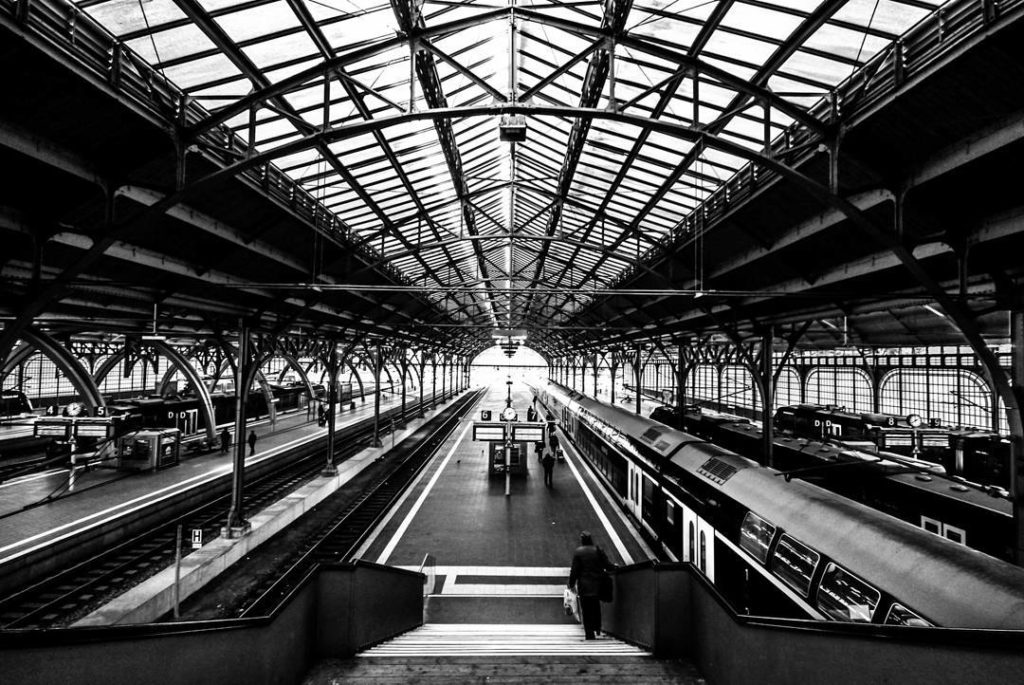 @w.vv.vv: Took in Lubeck HBF.
#architecture #building #architexture #city #buildings #skys…