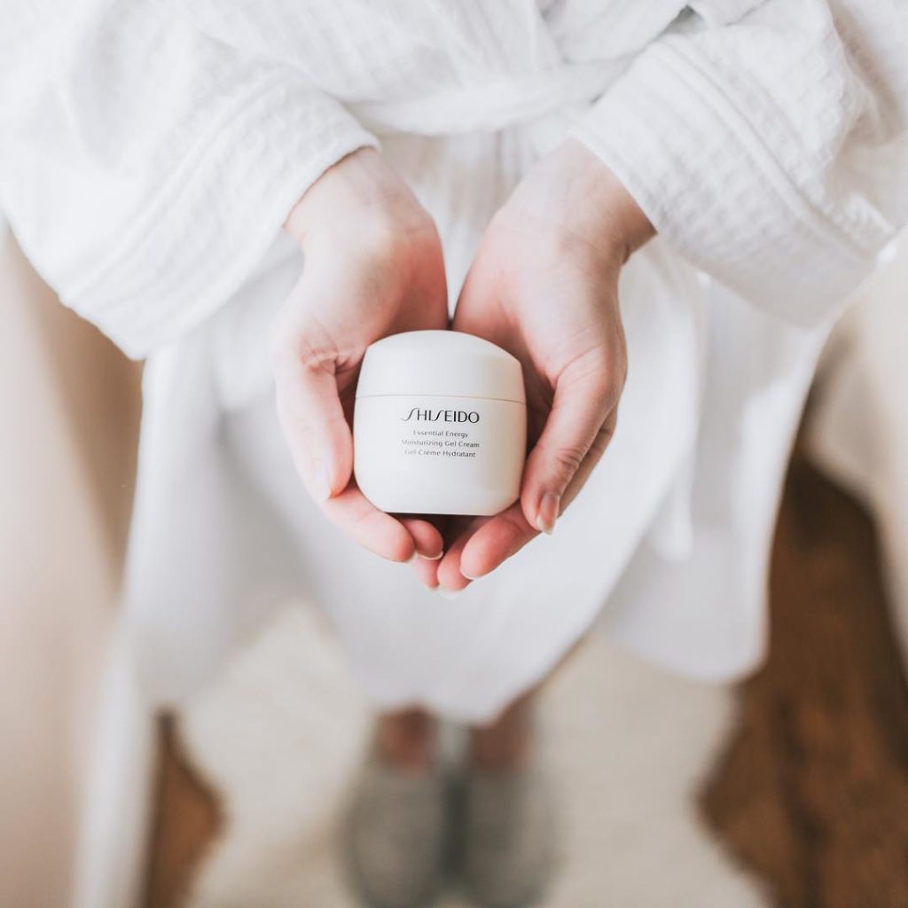 @SHISEIDO: Skin senses damage but needs the energy to activate its responsiveness. It’s tim…