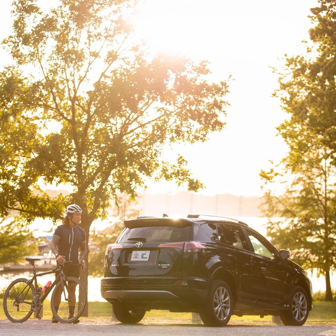 Explore everything. Прогулка в горах. Четкость и ясность. Ocean site design. Треккинг хайкинг.