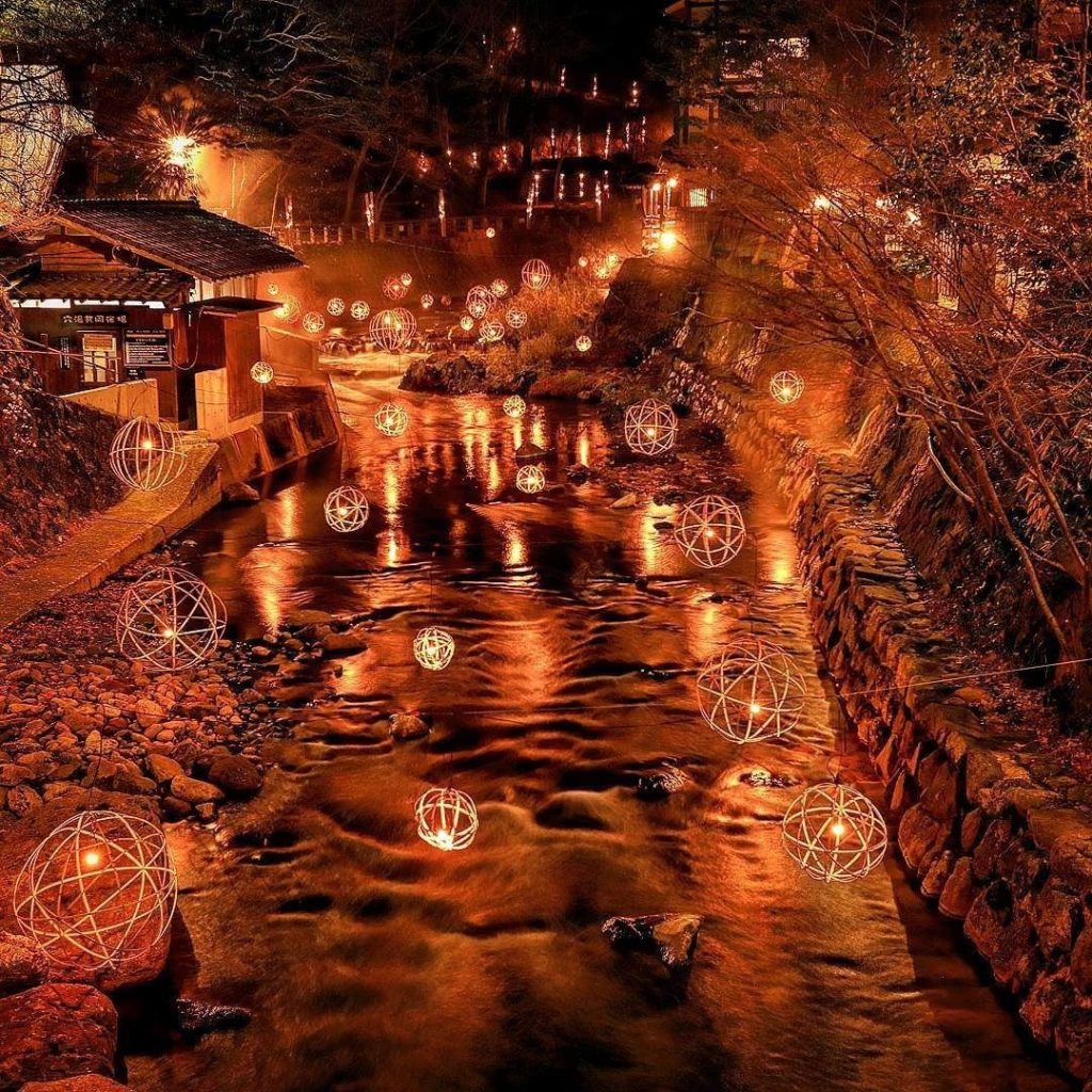 @Visit Japan: Explore Japan’s top-rated hot spring town, #KurokawaOnsen lit-up with hand-made …