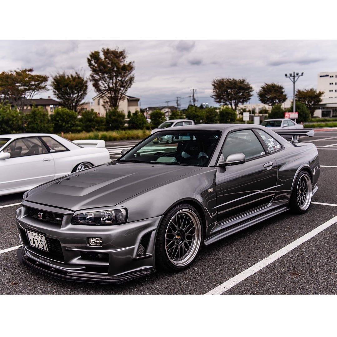 nissan skyline grey