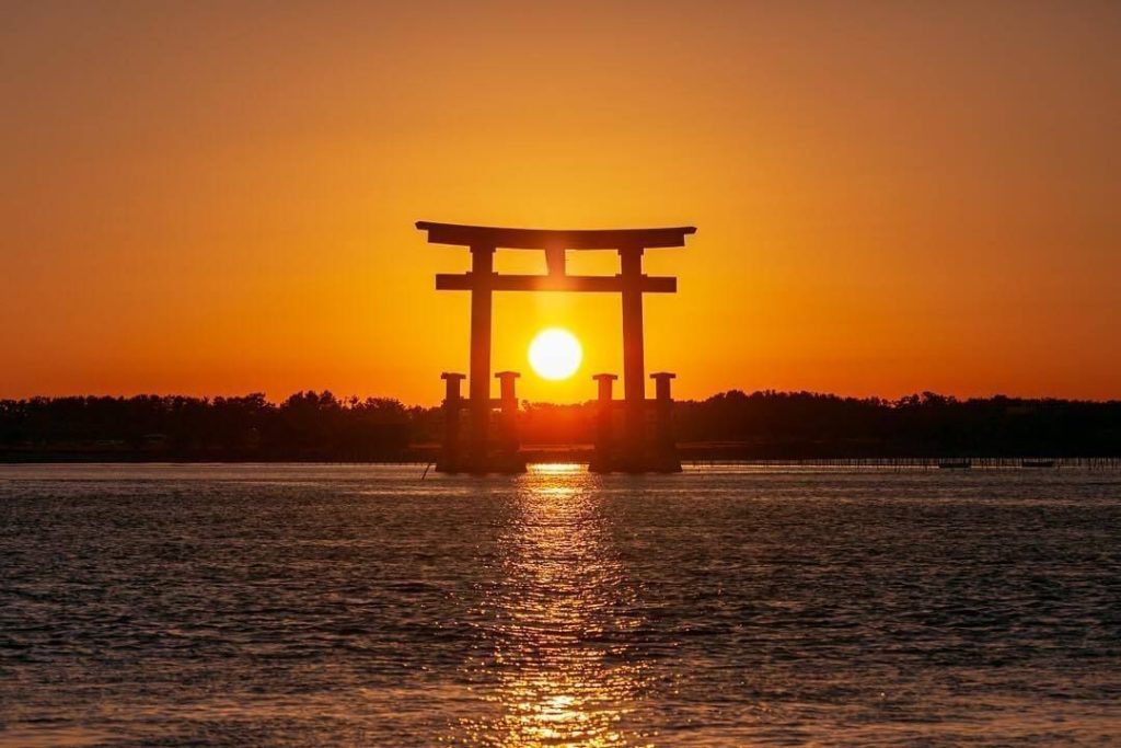 @Visit Japan: Come to #Bentenjima Island Seaside Park to watch this iconic sunset! Between lat…