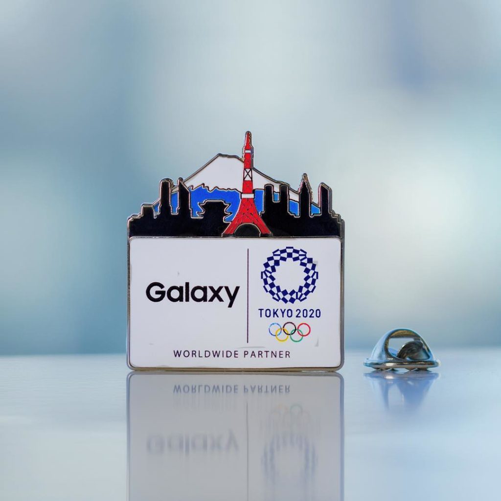 @Tokyo 2020 Olympics: The original pin badge designed by @galaxymobilejp #삼성 for #Tokyo2020! You can s…