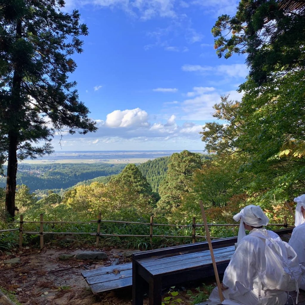 @Visit Japan: The Yamabushi—a group of devoted mountain mystics—dress themselves in white fune…