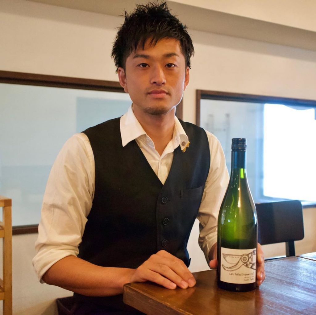 @The Japan Times: In 2013, Tomofumi Fujimaru opened the Shimanouchi Fujimaru Winery in the very he…