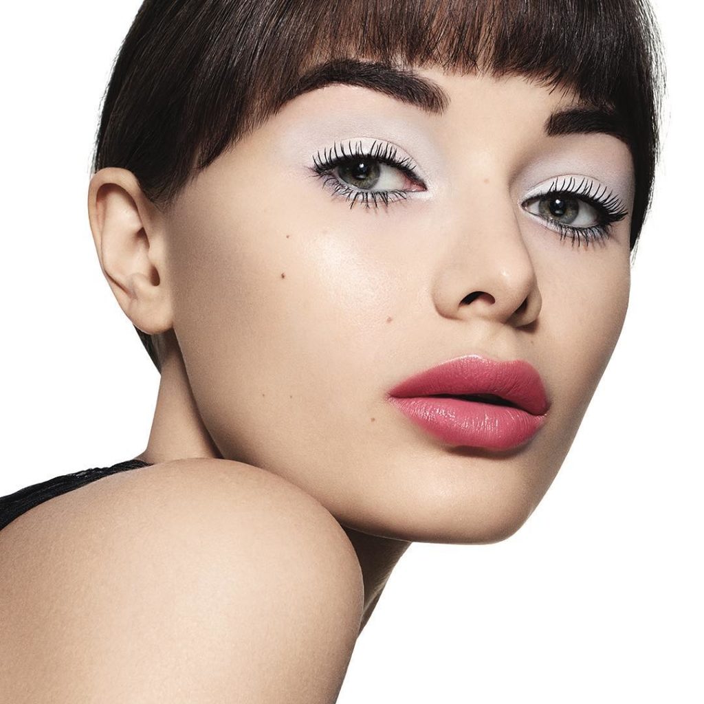 @SHISEIDO: Brighten up dark winter days with a fresh-faced glow. Wash white shadow from the…