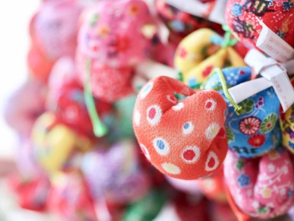 @Visit Japan: Pick up one of these colorful #Omusubidama (match-making charms) at #Enmanji Tem…