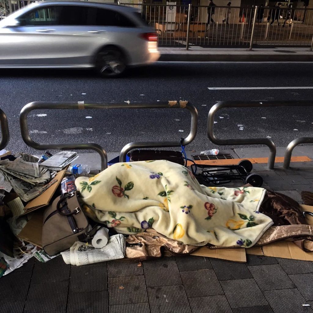 @The Japan Times: The Japanese government estimates that there are roughly 5,000 homeless people i…