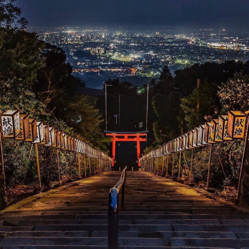 Visit Japan: Up the 133 steps to the #KoraTaisha Shrine will reward you with this gorgeous #n… Up the 133 steps to the #KoraTaisha Shrine will reward you with this gorgeous #n...