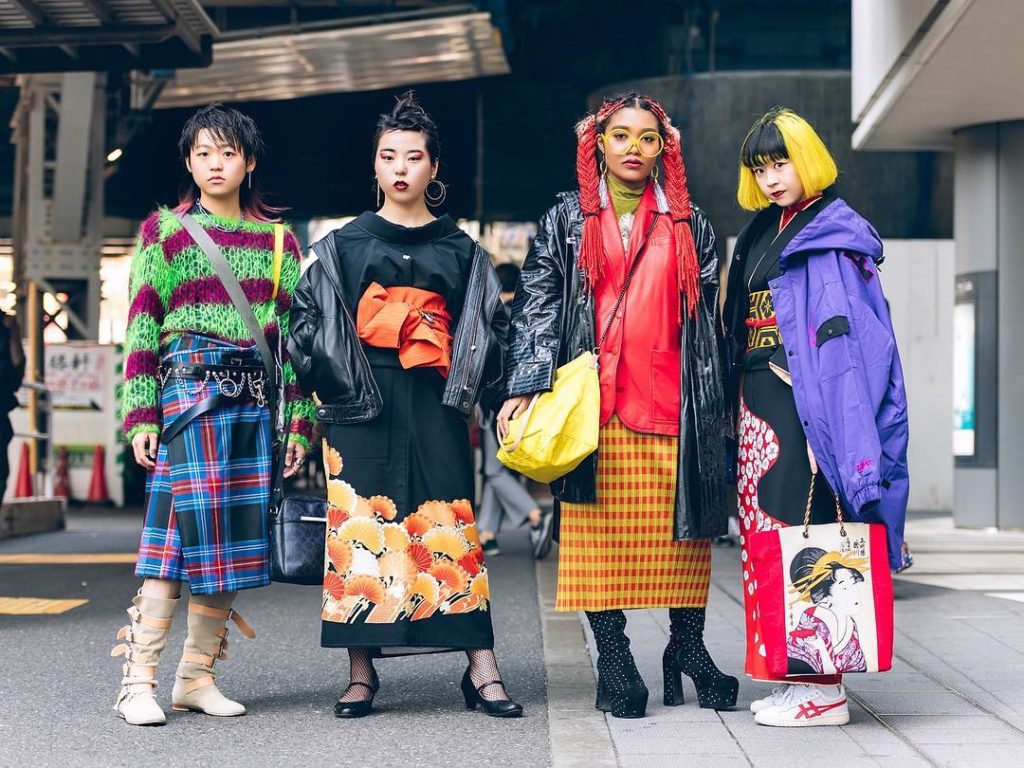Tokyo Fashion Week street snaps!! Our snaps from Tokyo Fashion Week are being pu...