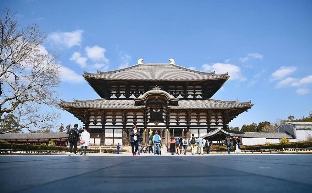 Come see the #GreatBuddhaHall of #Todaiji Temple that houses the world's largest...