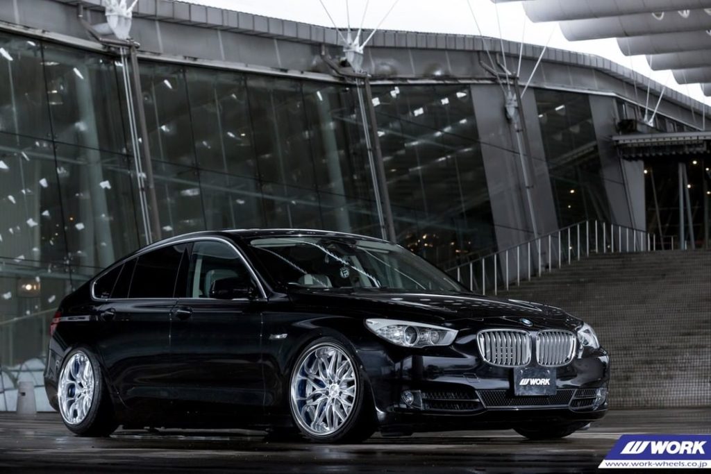 @fessel.jp BMW 550i GT on WORK Schwert Quell #artofwheel #quell...