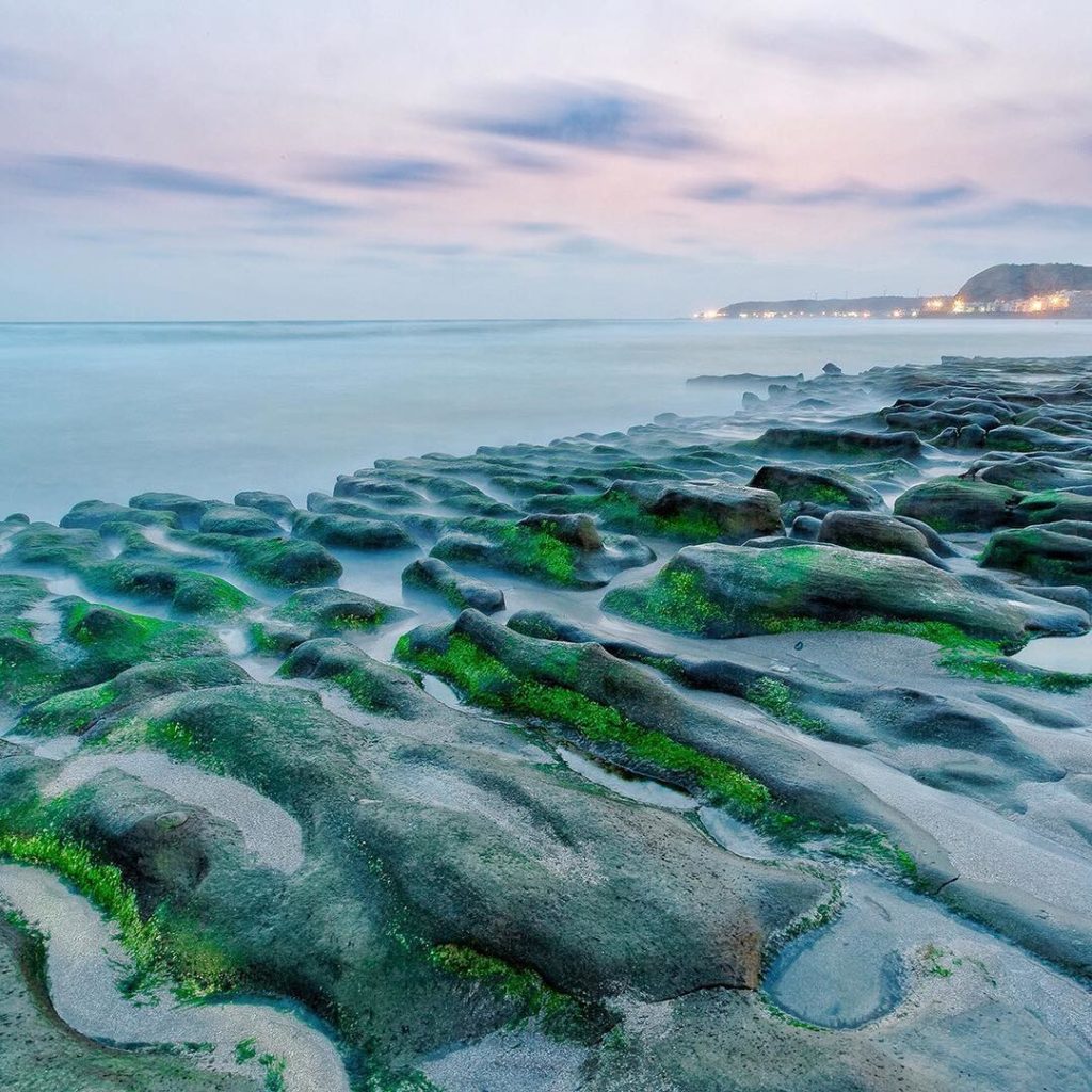Japan Airline: ⠀
Algae covers the rocks of this fantastic Laomei Green Reef in Taiwan. There is… ⠀
Algae covers the rocks of this fantastic Laomei Green Reef in Taiwan. There is...