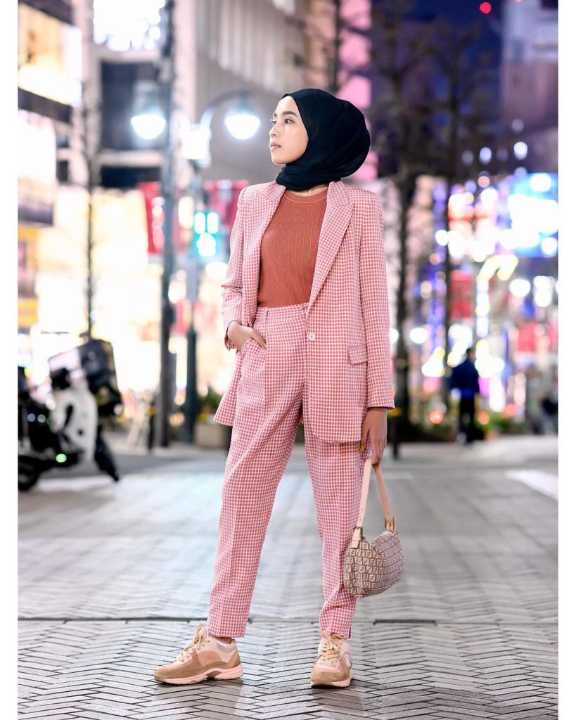 We met @AmeliaElle, a hijabi fashion blogger from Indonesia, on the street in To...