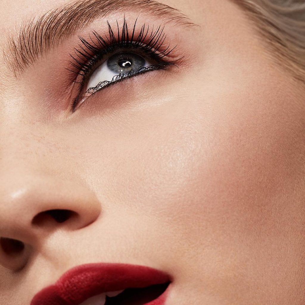 Take lips and lashes up a notch. ControlledChaos MascaraInk in Black Pulse creat...