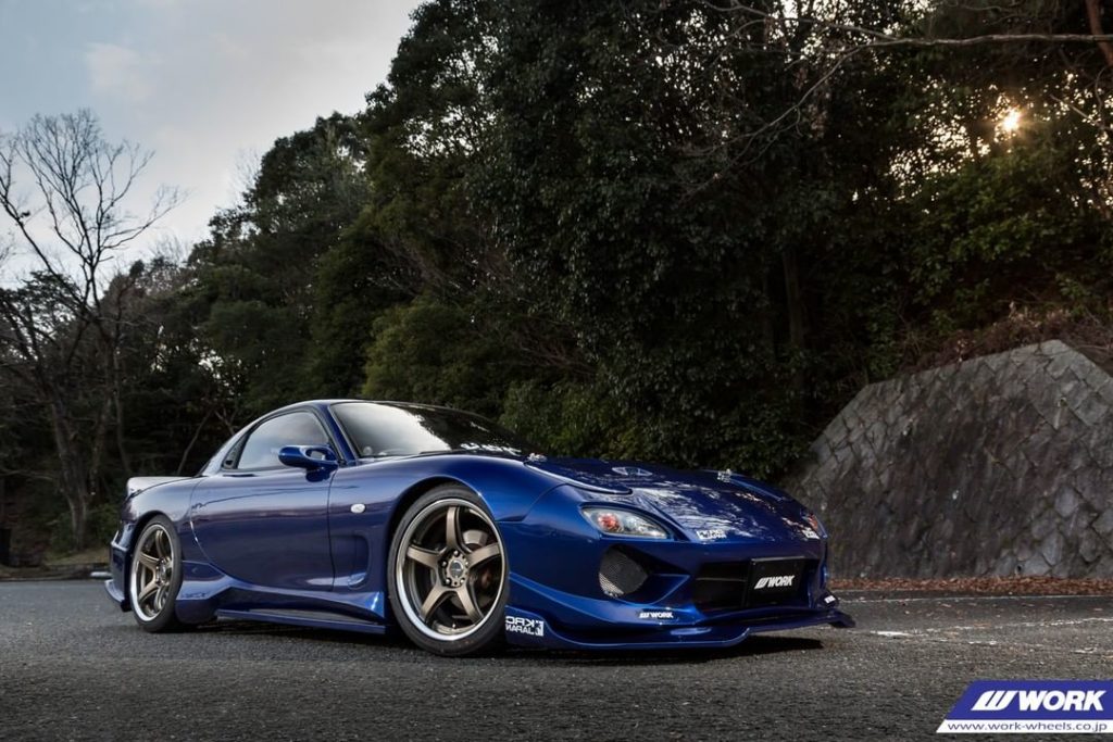 @krcmodified Mazda RX-7 on NEW WORK Emotion T5R2P #artofwheel #t5r2p...