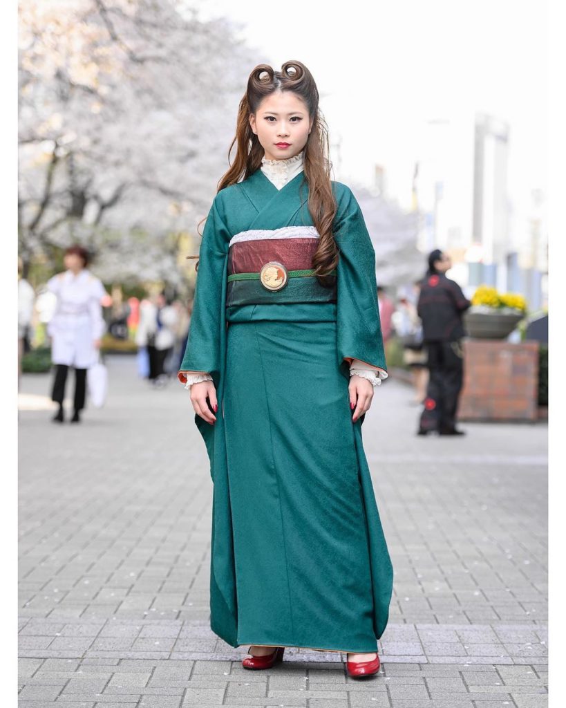 18-year-old Bunka Fashion College student Natsuki (@natsuki.___) on the street i...