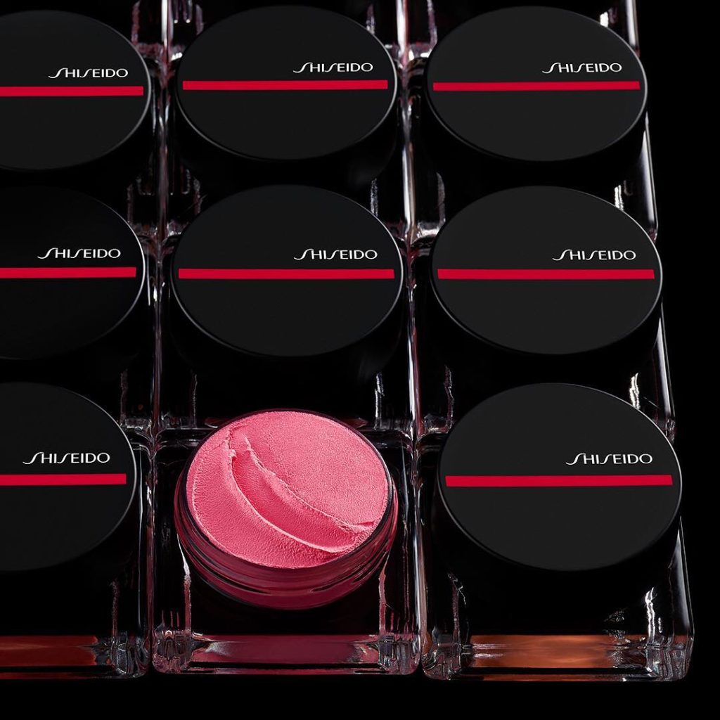 Whip up a flush fast with Minimalist WhippedPowder Blush. These sleek pots are p...
