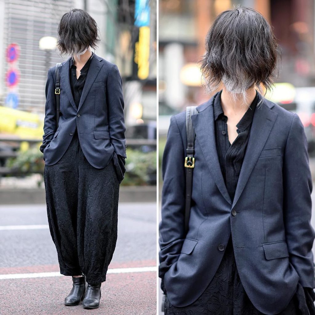 20-year-old Japanese student A (@avil_sibainu) on the street in Harajuku. In add...