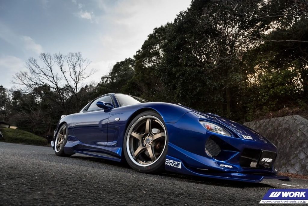 @krcmodified Mazda RX-7 on NEW WORK Emotion T5R2P #artofwheel #t5r2p...