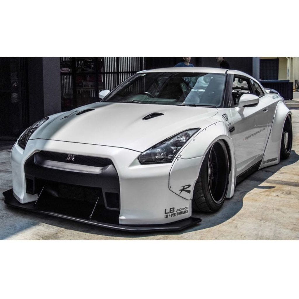 Liberty walk muscle 
Photo @9tro_alliance .
.
.
.
Follow the Crew:  @Nissan_GTR_...