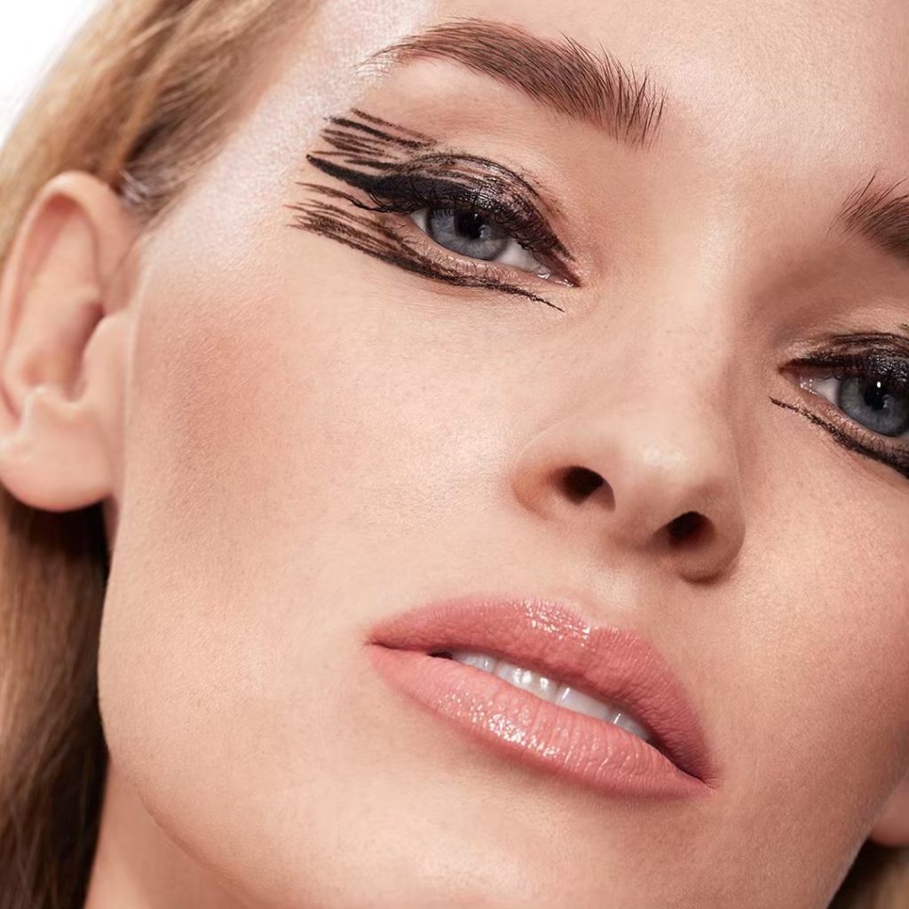 SHISEIDO: Defy expectations with dramatic design. Take liquid liner to new levels with Arc… Defy expectations with dramatic design. Take liquid liner to new levels with Arc...