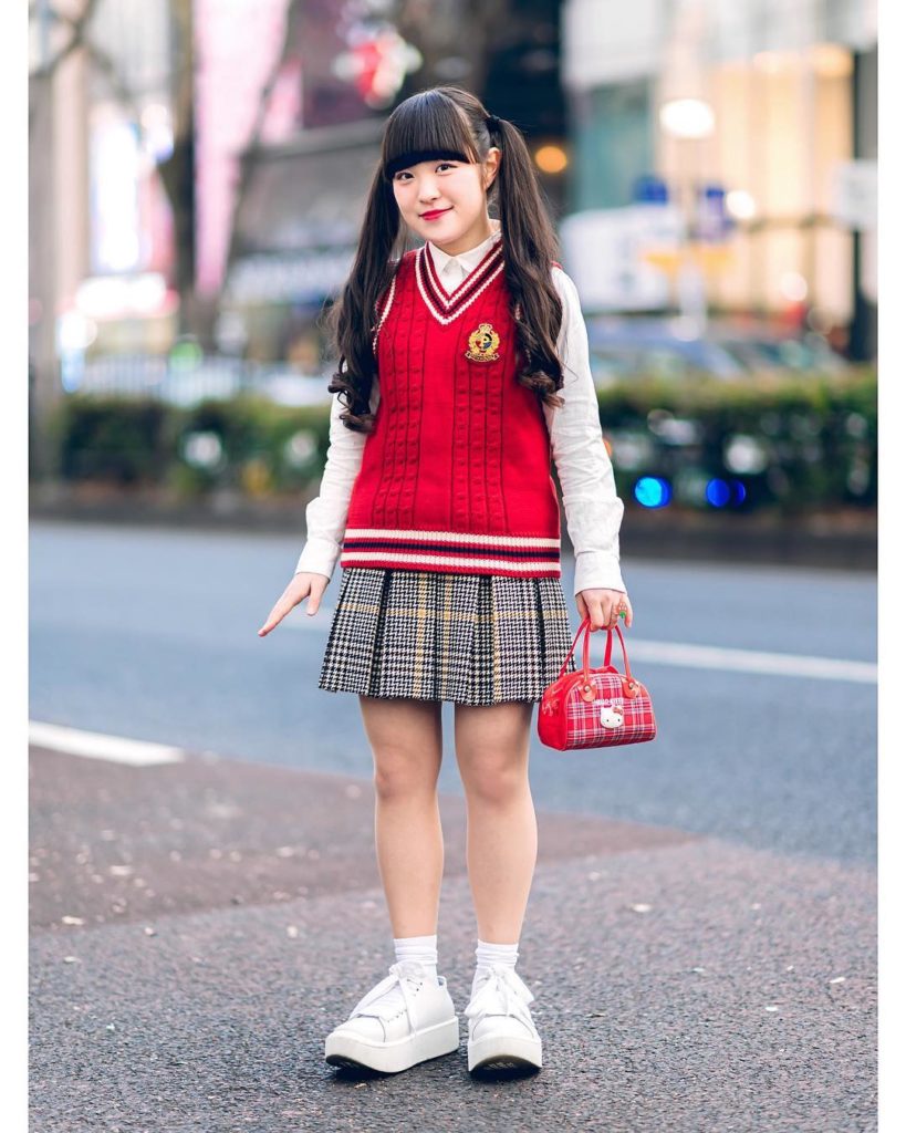 Tokyo Fashion: 17-year-old Japanese high school student Miori (@miori06kidz) on the street in H… 17-year-old Japanese high school student Miori (@miori06kidz) on the street in H...