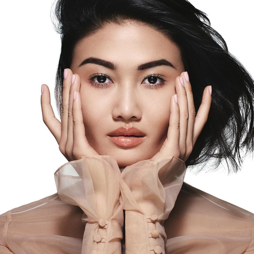 SHISEIDO: Radiate confidence with glassy lips and luminous skin. Layer VisionAiry Gel Lips… Radiate confidence with glassy lips and luminous skin. Layer VisionAiry Gel Lips...