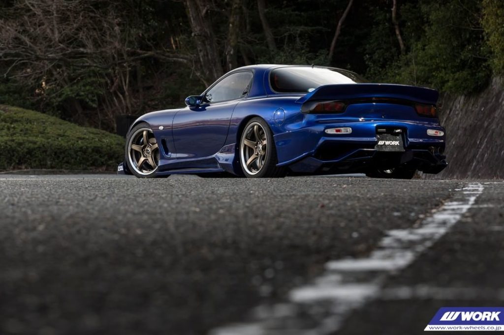 @krcmodified Mazda RX-7 on NEW WORK Emotion T5R2P #artofwheel #t5r2p...