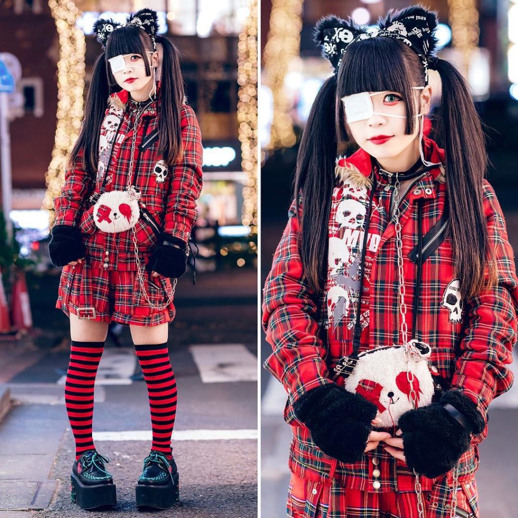 Japanese goth girl Yukachin (@yukachindayo21) - a well known and popular persona...