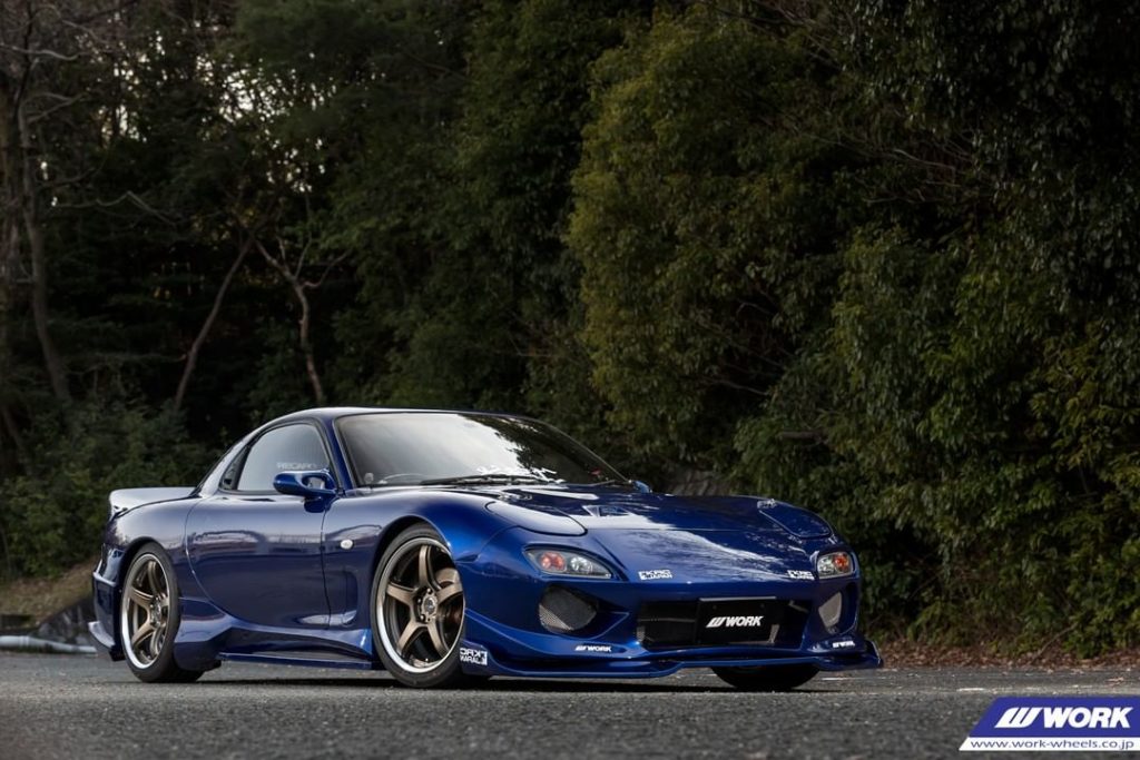 @krcmodified Mazda RX-7 on NEW WORK Emotion T5R2P #artofwheel #t5r2p...