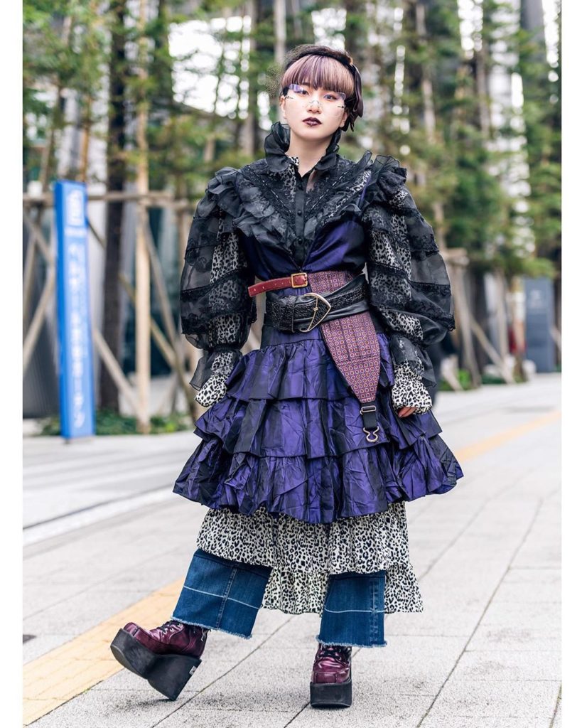 18-year-old Vantan Design Institute student Shiori (@4oxi_dayo) on the street in...